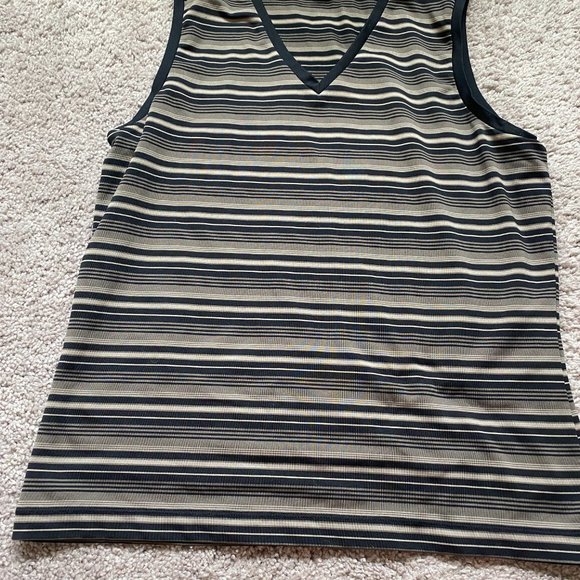 Banana Republic Knit Sleeveless Top - Picture 2 of 4